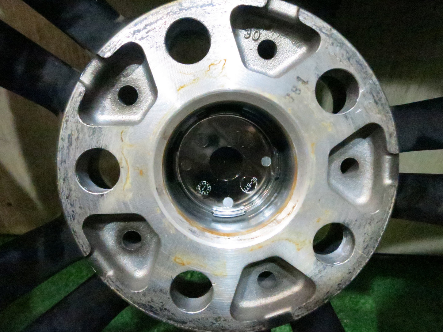 [送料無料]バリ溝！綺麗！9分★スタッドレス レアマイスター 235/55R20 LEHRMEISTER L-Fラウンジ ヨコハマ アイスガード G075 PCD114.3/5H★3022709Hス