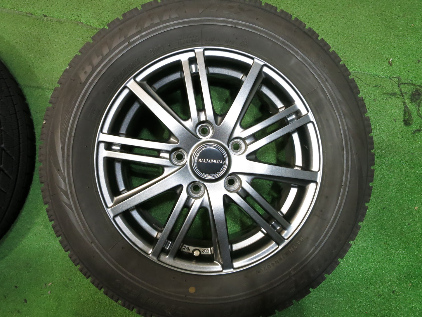 [送料無料]バリ溝！20年！キレイ！9分★スタッドレス 195/65R15 ブリヂストン ブリザック VRX BALMINUM バルミナ 15インチ PCD114.3/5H★2112802Hス