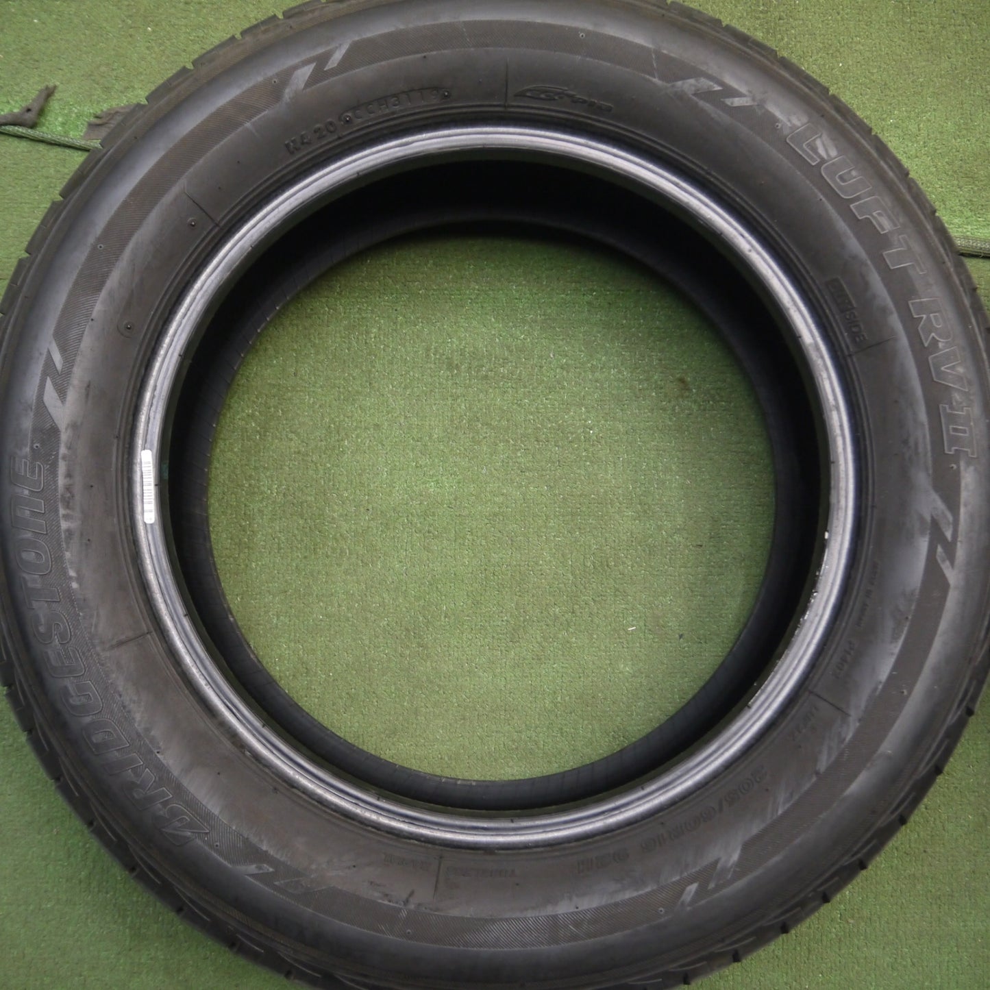 *送料無料* バリ溝！9.5分★205/60R16 ブリヂストン LUFT RV2 タイヤ 16インチ ノア ヴォクシー プリウスα 等★4021405Hノタ