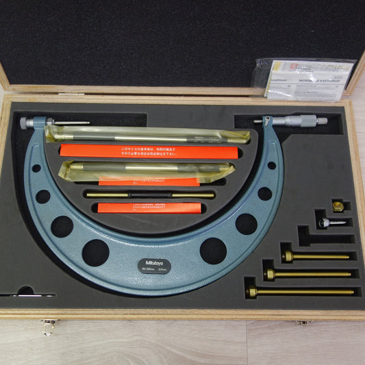 [送料無料] 美品☆ミツトヨ 替アンビル式 外側 マイクロメーター OMC-300 104-136 Mitutoyo 測定器 大工 道具 ノギス ネジ 測り ケース付き☆