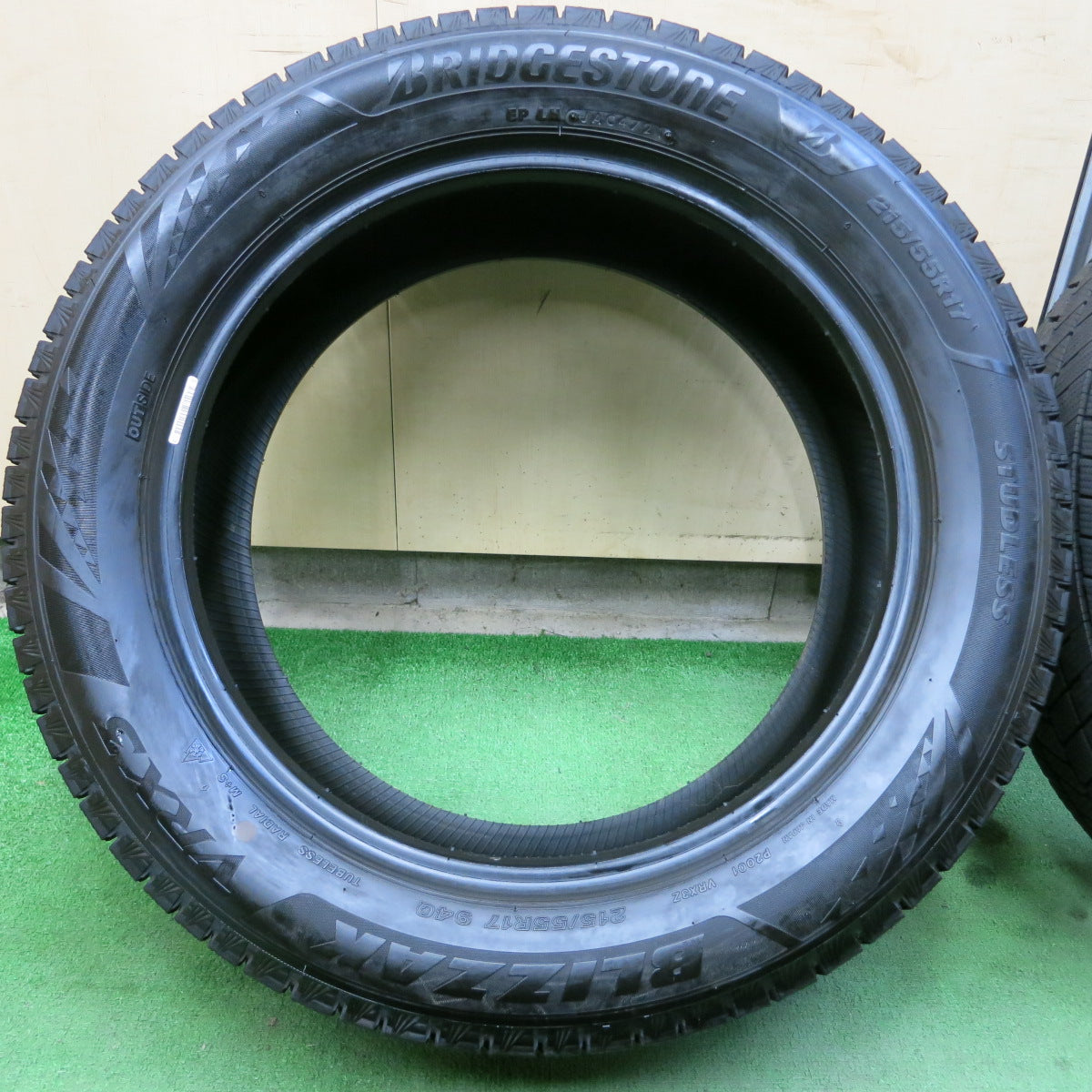 *送料無料*バリ溝！21年！ほぼ10分★スタッドレス 215/55R17 ブリヂストン ブリザック VRX3 タイヤ 17インチ クラウン エスティマ オデッセイ等★3103005イスタ