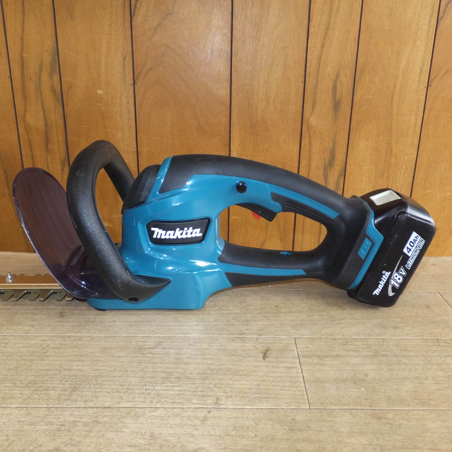 [送料無料]キレイ★マキタ makita 400mm 充電式生垣バリカン MUH407D　バッテリ BL1840　急速充電器 DC18RF　セット★