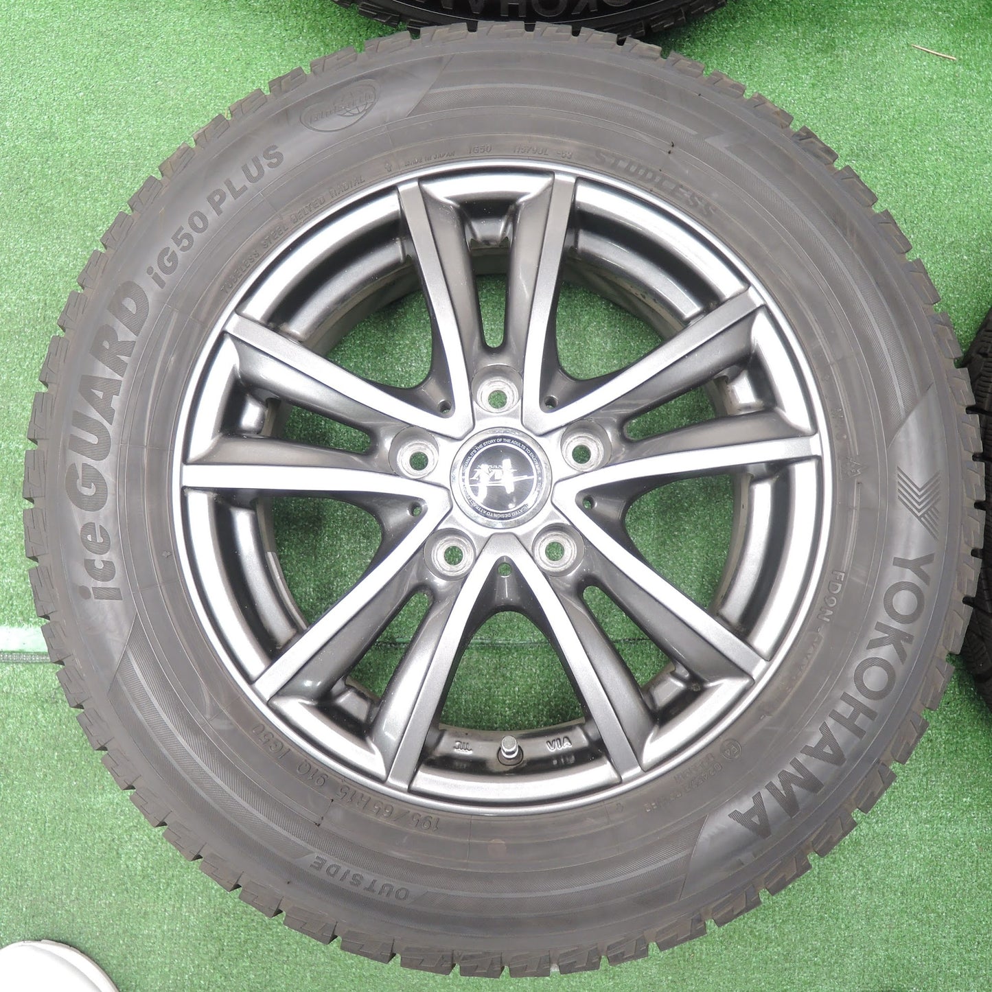 [送料無料]バリ溝！キレイ！9.5分★スタッドレス 195/65R15 ヨコハマ アイスガード iG50 プラス NIRVANA NV ニルバーナ ニルヴァーナ PCD114.3/5H★3101901TNス