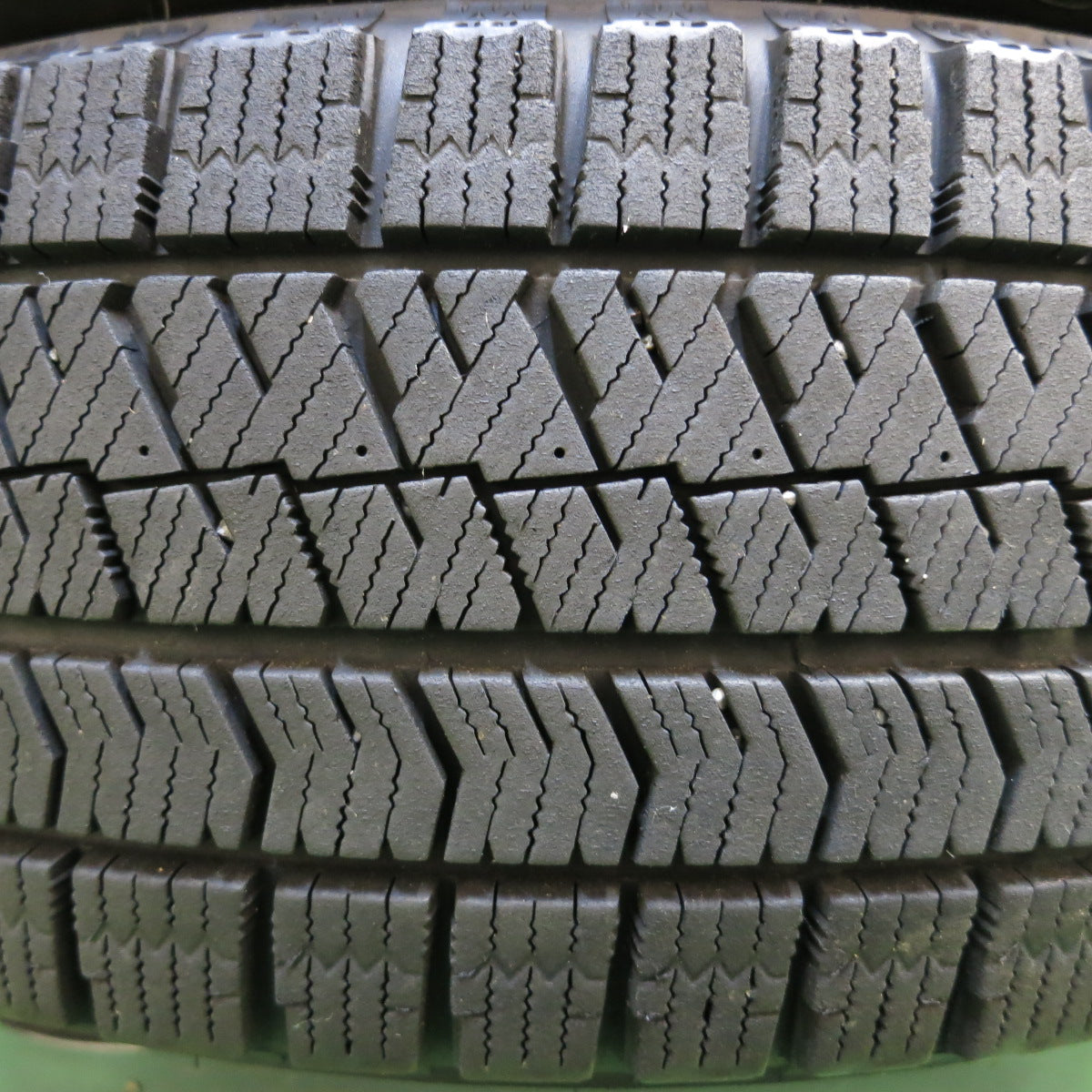 *送料無料*4本価格！20年★スタッドレス 175/65R15 ブリヂストン ブリザック VRX2 AIRBERG エアベルグ 15インチ PCD100/4H★4011703イス