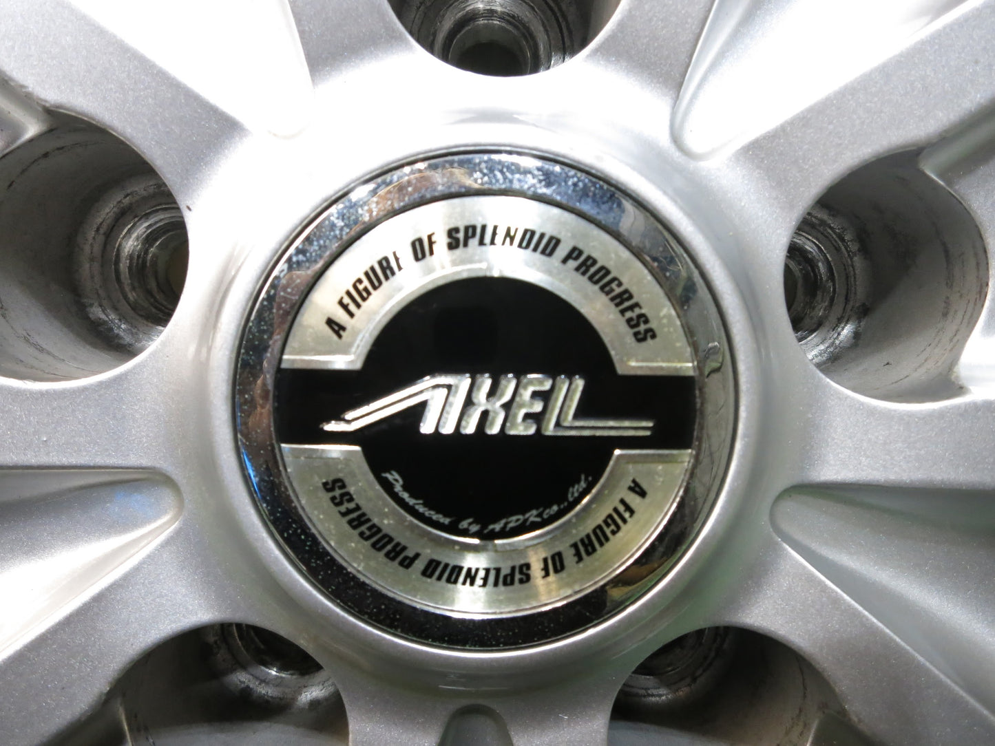 [送料無料]バリ溝！18年！綺麗！8.5分★スタッドレス 215/65R16 ブリヂストン ブリザック VRX2 AXEL weds アクセル 16インチ PCD114.3/5H★2111611Hス