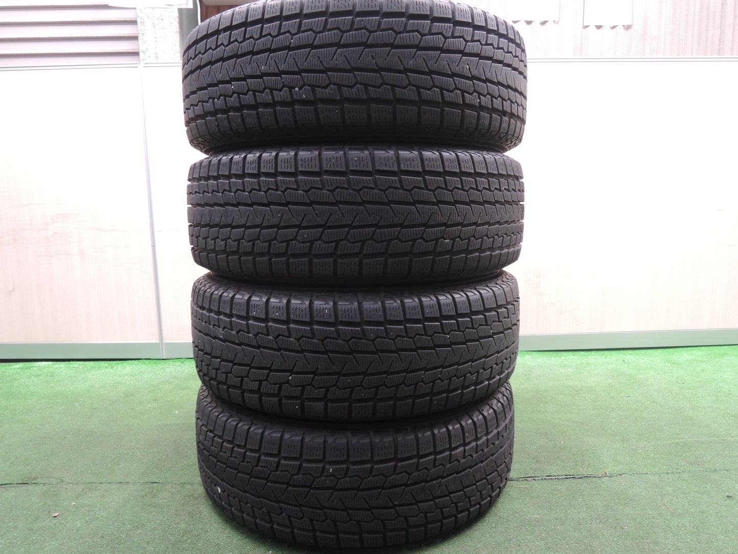 *送料無料*バリ溝！9.5分★スタッドレス 225/60R17 ヨコハマ アイスガード G075 Galeria GM01 ガレリア PCD114.3/5H★3111201HAス