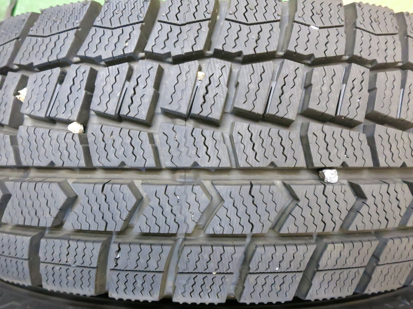 [送料無料]バリ溝！21年！9.5分以上★スタッドレス 165/70R14 ダンロップ ウインターマックス WM02 タイヤ 14インチ マーチ ヴィッツ パッソ 等★2121611Hスタ