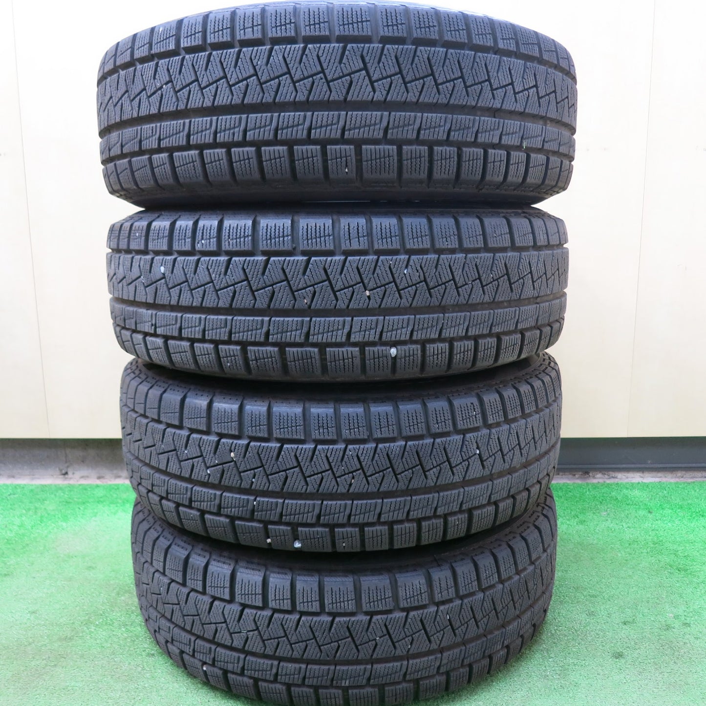 [送料無料]バリ溝！キレイ！9分★スタッドレス 175/65R15 ピレリ アイスアシンメトリコ SPORT RUOTA 15インチ PCD100/4H★3033001ヒス