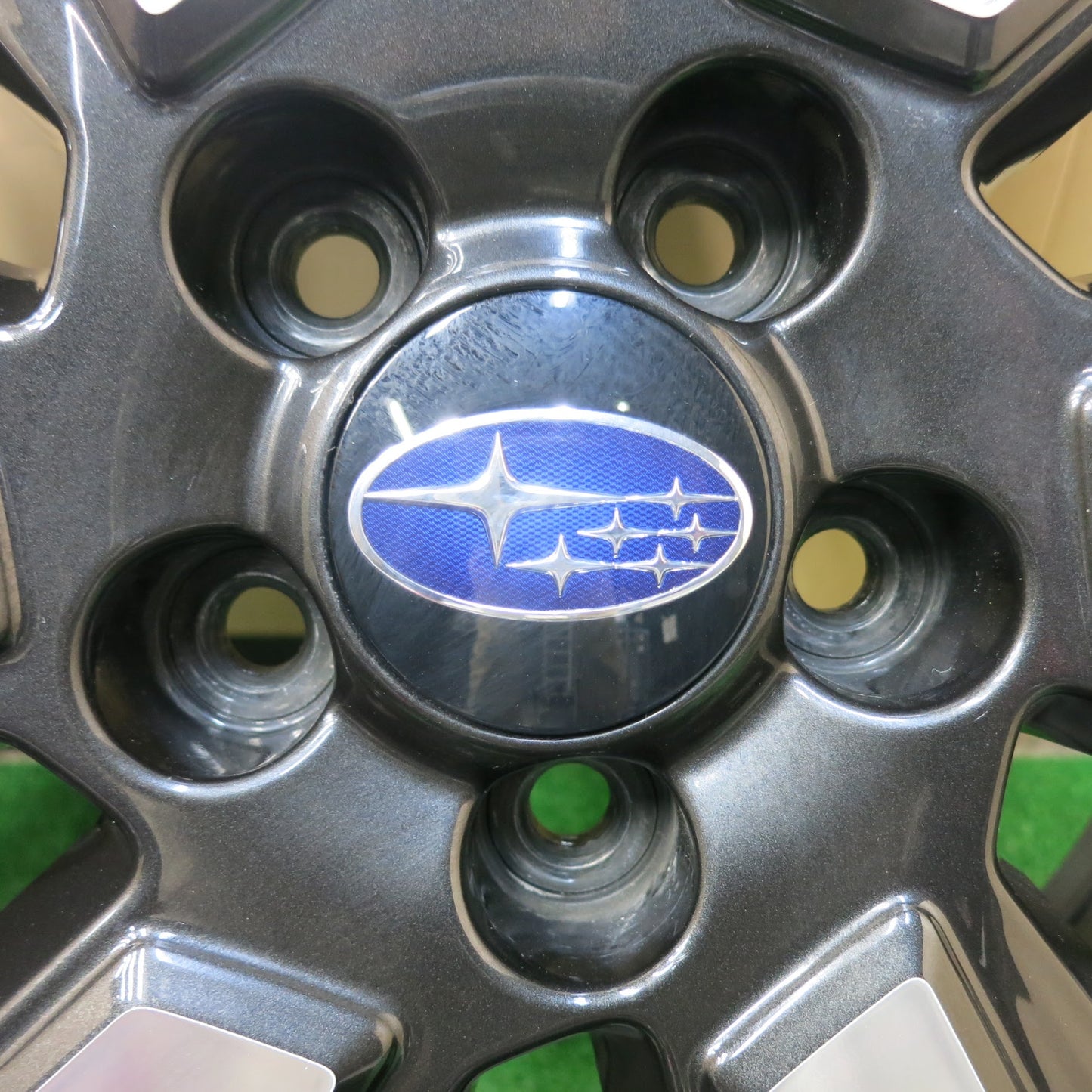[送料無料]バリ溝！キレイ！9分★スバル SJ フォレスター 純正 225/60R17 スタッドレス ブリヂストン ブリザック DM-V2 17インチ PCD100/5H★3040506ヒス
