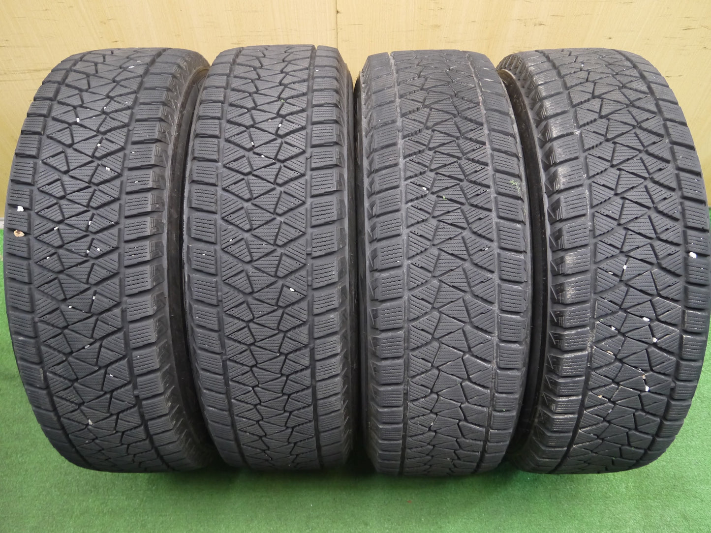 [送料無料]キレイ★スタッドレス 225/65R17 ブリヂストン ブリザック DM-V2 JOKER weds ジョーカー 17インチ PCD114.3/5H★2101903クス