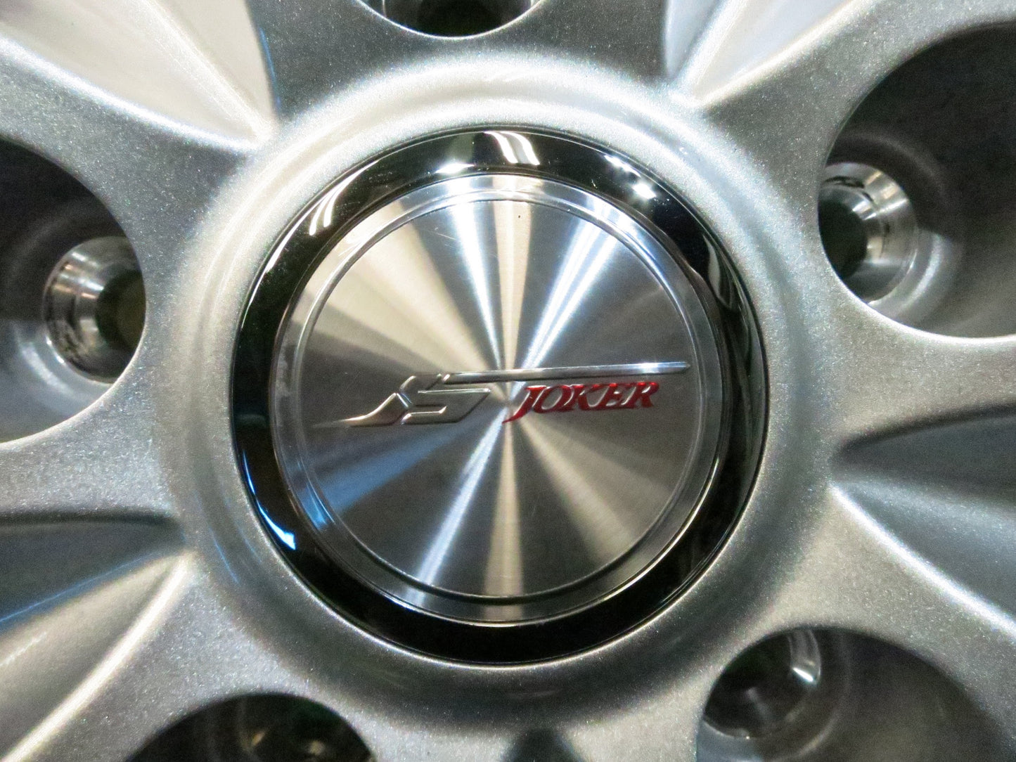 [送料無料]超バリ溝！22年！キレイ！9.5分以上★スタッドレス 215/55R17 ブリヂストン ブリザック VRX2 JOKER ジョーカー 17インチ PCD114.3/5H★3030108Hス