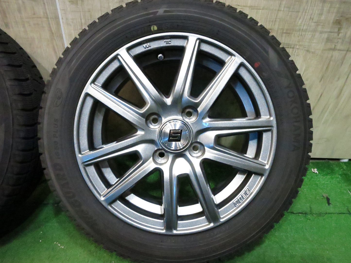 [送料無料]バリ溝！20年！キレイ！9.5分★スタッドレス 165/65R14 ヨコハマ アイスガード iG50 プラス SEIN ザイン 14インチ PCD100/4H★3011105Hス