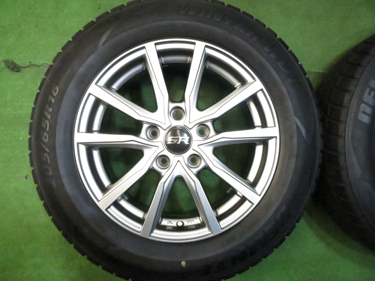 [送料無料]バリ溝！20年！キレイ！8.5分★スタッドレス 205/65R16 デリンテ ウインター WD1 STRANGER ストレンジャー 16インチ PCD114.3/5H★3021011Hス