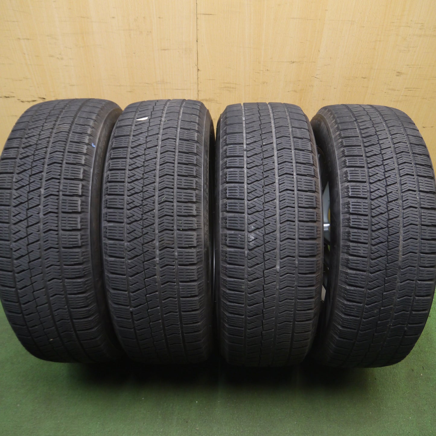 *送料無料*バリ溝！19年！キレイ！8.5分★スタッドレス 205/60R16 ブリヂストン ブリザック VRX2 ECO FORME エコフォルム 16インチ PCD114.3/5H★3121913Hス