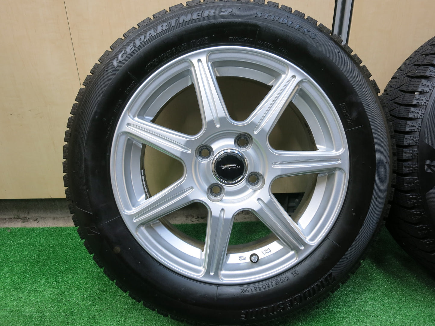 [送料無料]バリ溝！19年！キレイ！9分★スタッドレス 175/65R15 ブリヂストン アイスパートナー2 TOPRUN トップラン 15インチ PCD100/4H★2120905ヒス