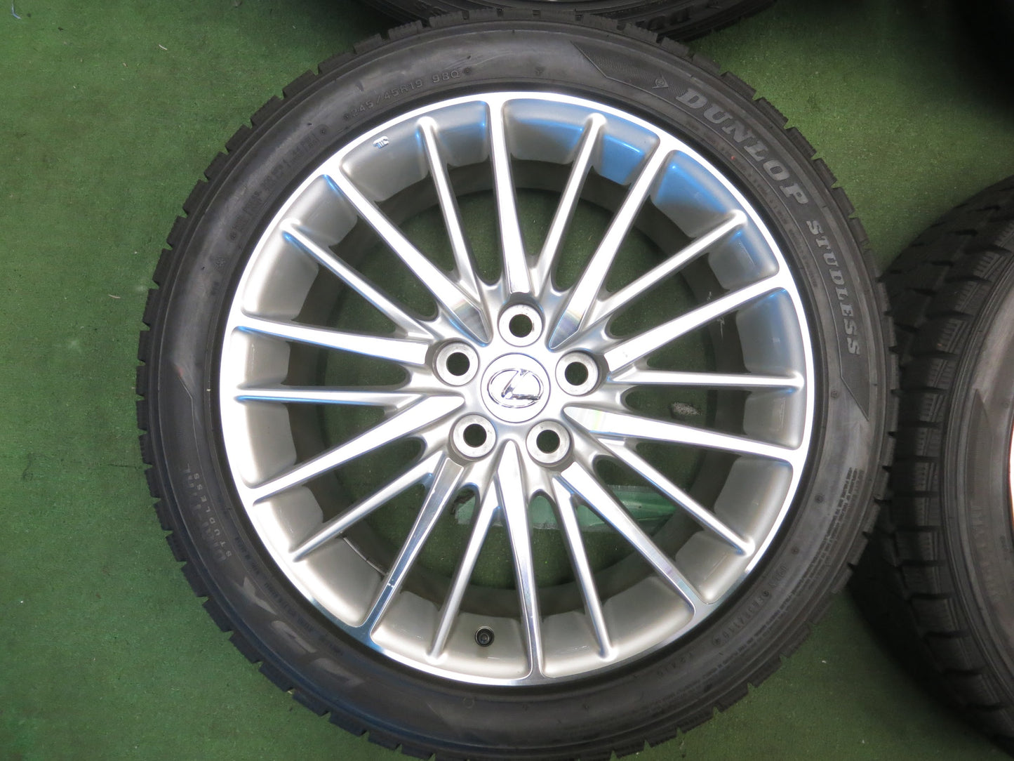 [送料無料]超バリ溝！ほぼ10分★レクサス LS 純正 245/45R19 スタッドレス ダンロップ DSX 19インチ PCD120/5H★0111109ヨス