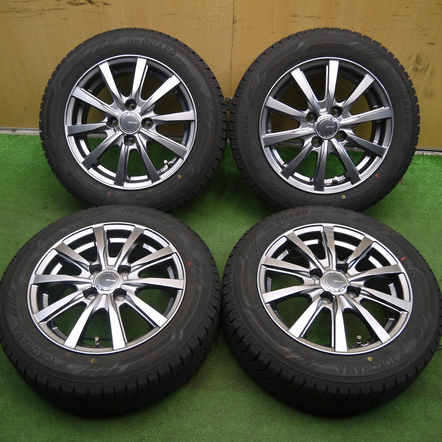 [送料無料]バリ溝！21年！キレイ！9.5分以上★スタッドレス 165/65R14 ヨコハマ アイスガード iG60 GRASS グラス 14インチ PCD100/4H★3062608Hス