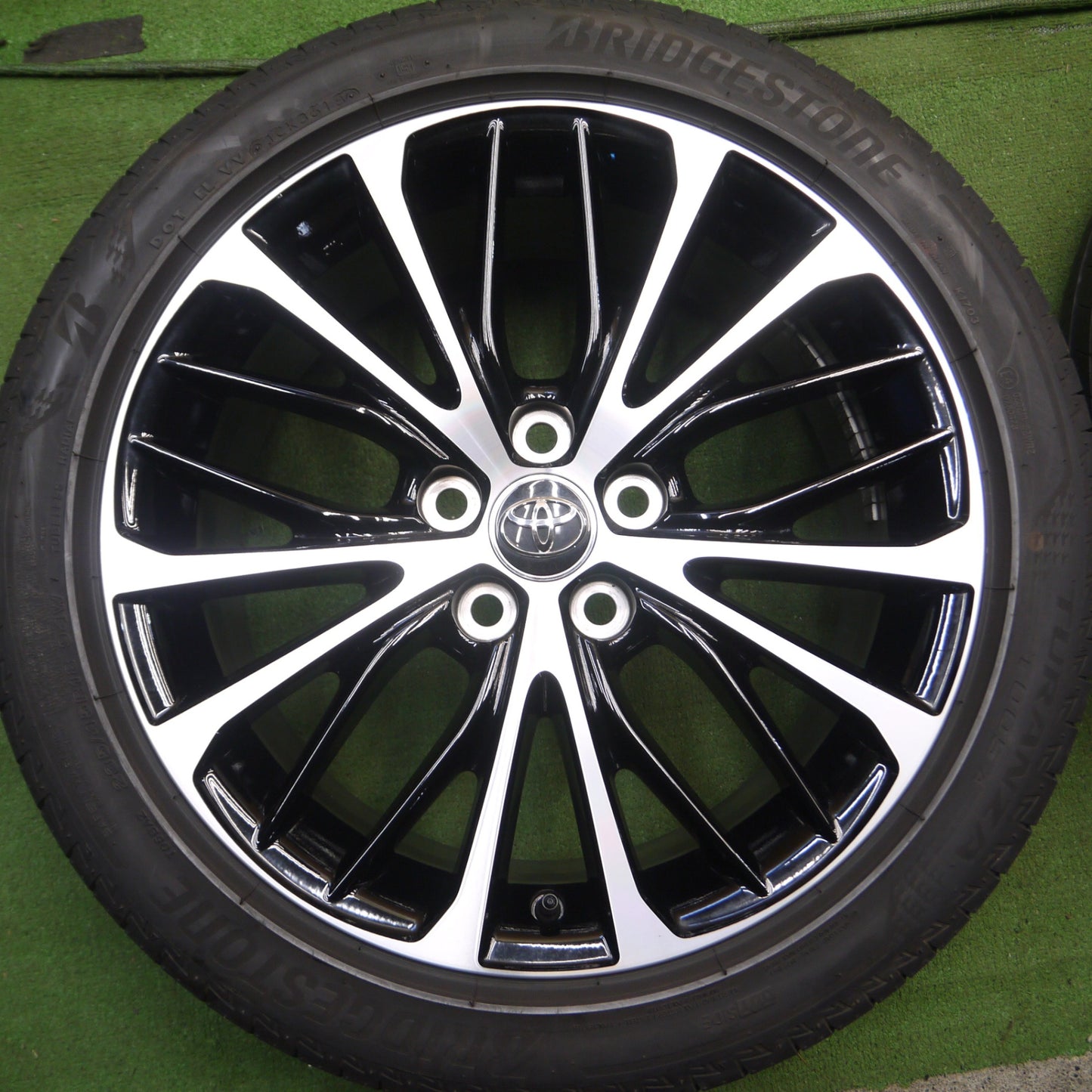 *送料無料* バリ溝！キレイ！9.5分★トヨタ カムリ WS AXVH70 純正 ENKEI 235/45R18 ブリヂストン トランザ T005A 18インチ PCD114.3/5H★4022012Hノ