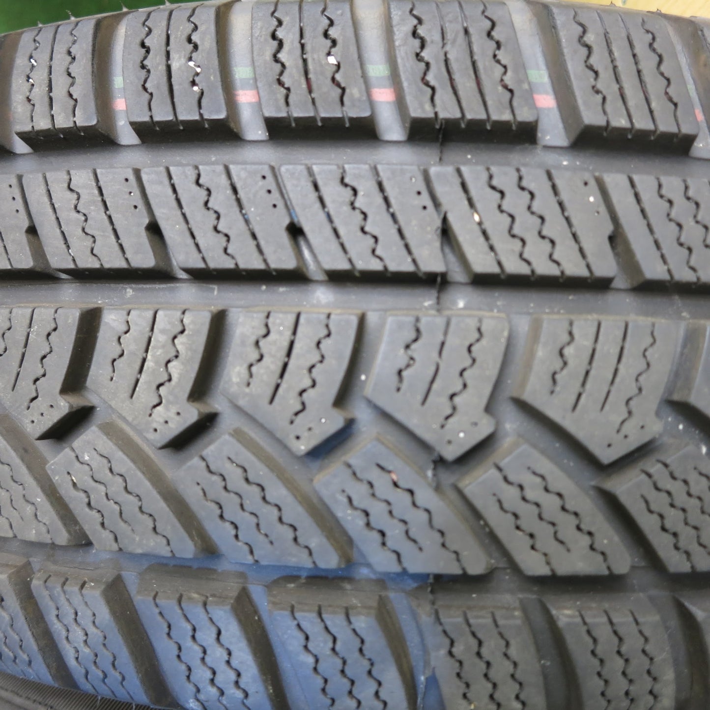 [送料無料]バリ溝！20年！キレイ！9.5分★スタッドレス 185/60R15 インターステート DURATION30 STRANGER ストレンジャー 15インチ PCD100/4H★3042805Hス