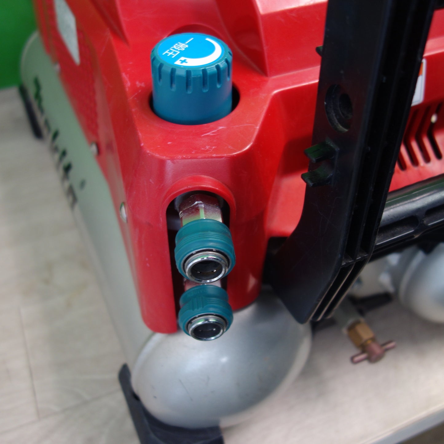 [送料無料] ☆makita マキタ エアコンプレッサー AC461XL 11L 1200h 電動 工具☆