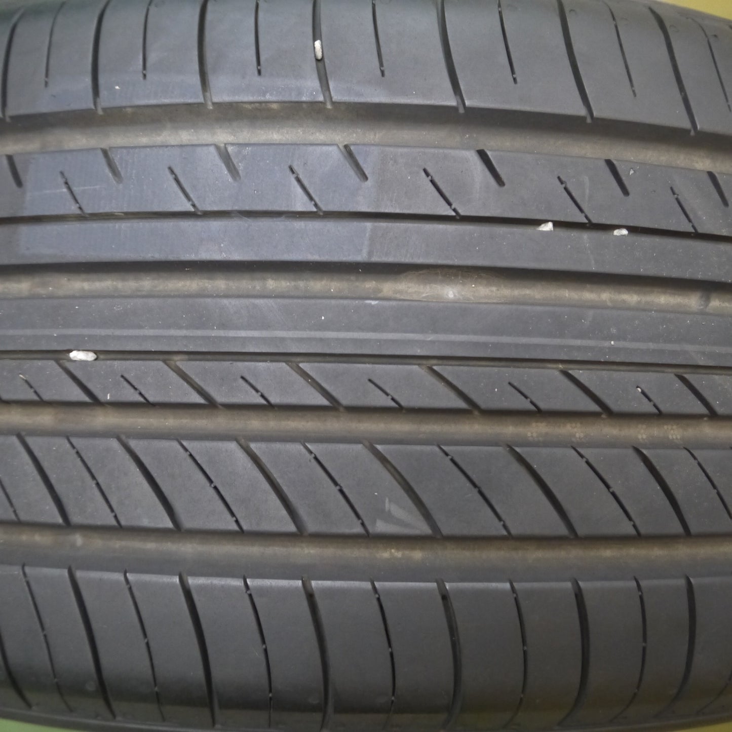 *送料無料* バリ溝！9.5分★225/45R18 ヨコハマ アドバン dB V552 タイヤ 18インチ クラウンアスリート レヴォーグ RX-8等★4030508Hノタ