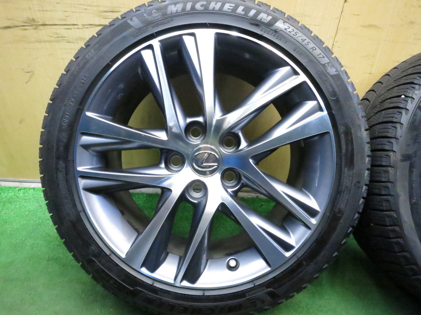 [送料無料]バリ溝！19年！キレイ！9分★レクサス IS300h バージョンL 後期 純正 225/45R17 スタッドレス ミシュラン X-ICE3+ 17インチ PCD114.3/5H★3020312Hス