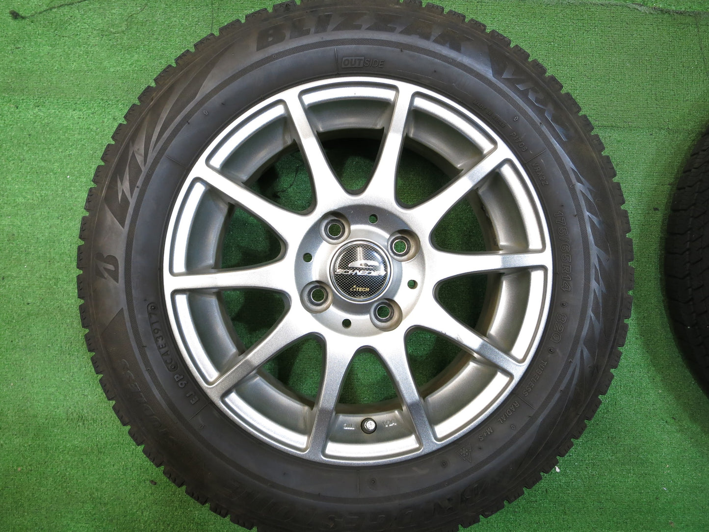 [送料無料]キレイ★スタッドレス 175/65R14 ブリヂストン ブリザック VRX2 SCHNEIDER ATECH シュナイダー 14インチ PCD100/4H★2110210Hス
