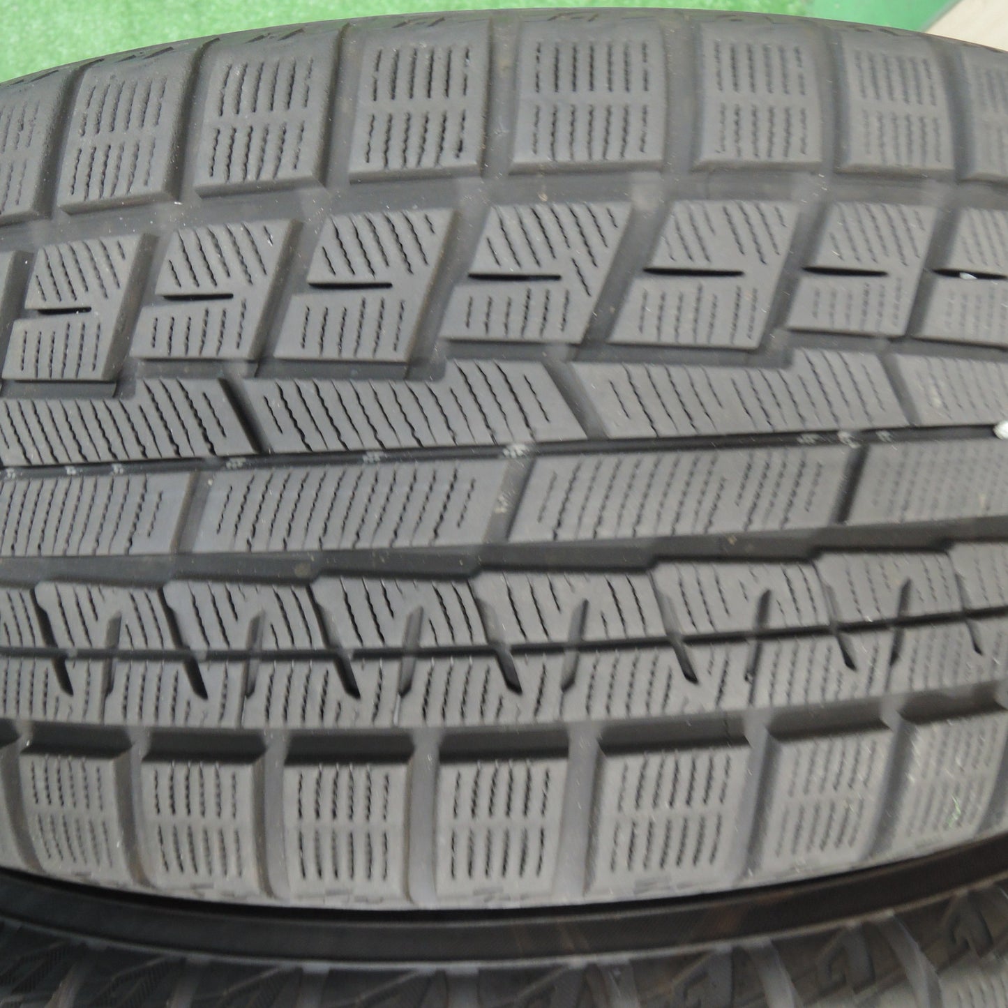 *送料無料*バリ溝！キレイ！9.5分★Lehrmeister L-F FIRST 235/50R18 スタッドレス ヨコハマ アイスガード iG60 レアマイスター PCD114.3/5H★4020701TNス