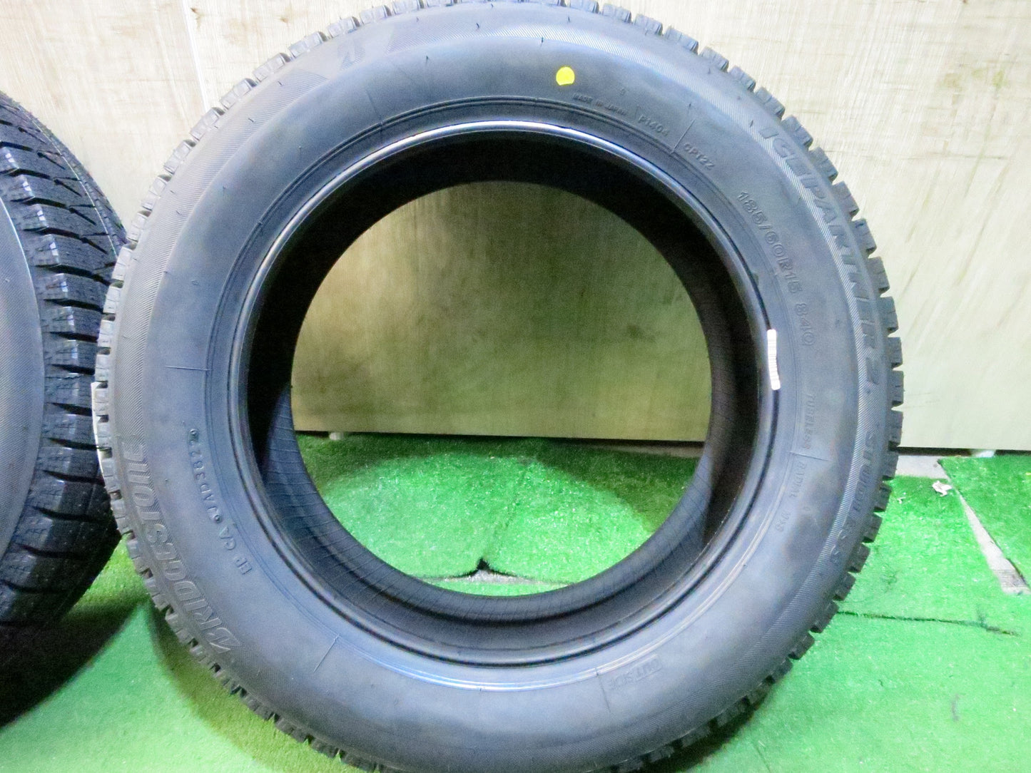 [送料無料]未使用！22年★スタッドレス 185/60R15 ブリヂストン アイスパートナー2 タイヤ 15インチ フィット スイフト ヴィッツ アクア 等★3031003Hスタ