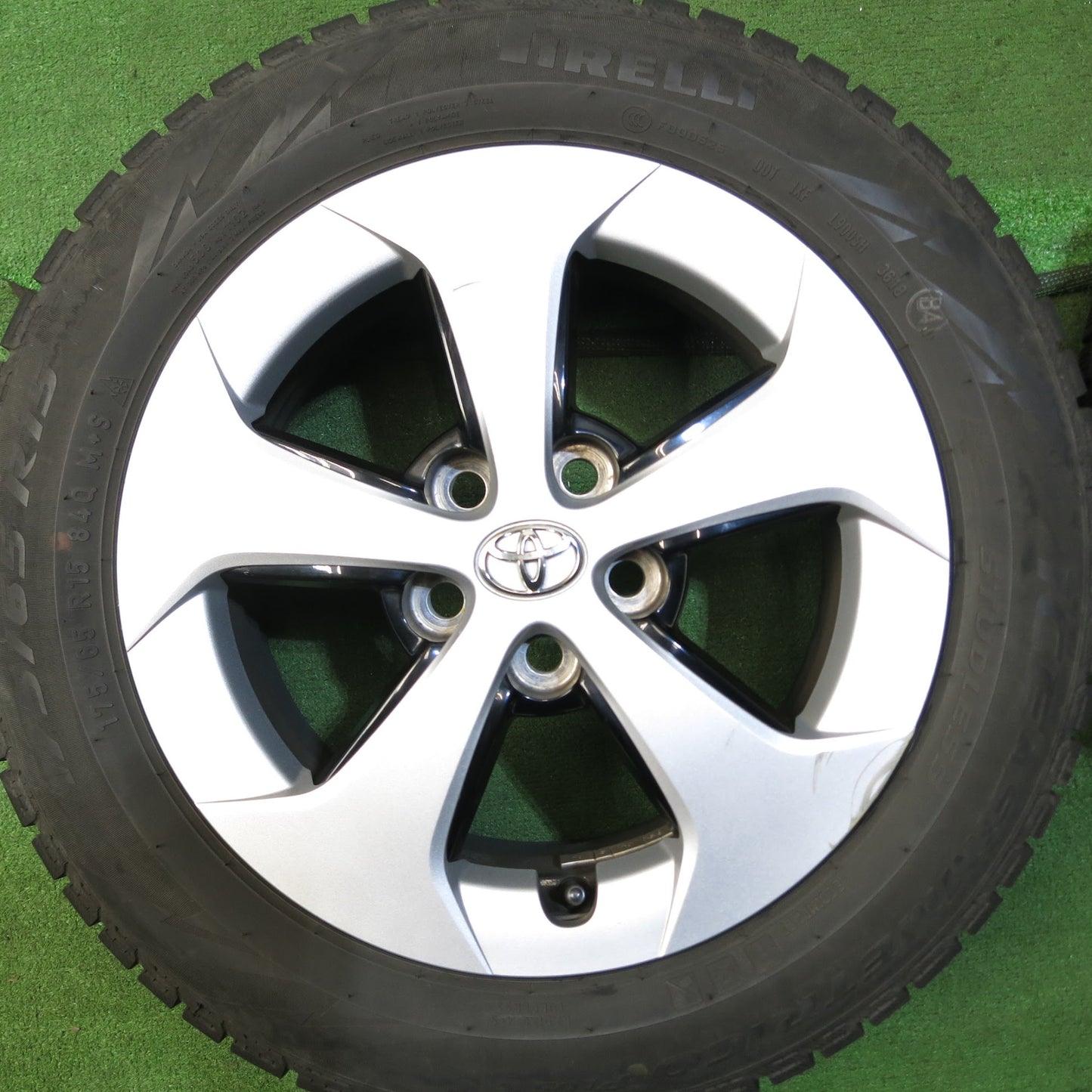 [送料無料]4本価格★トヨタ 30系 プリウス 純正 175/65R15 スタッドレス ピレリ アイスアシンメトリコ プラス 15インチ PCD100/5H★3042615Hス