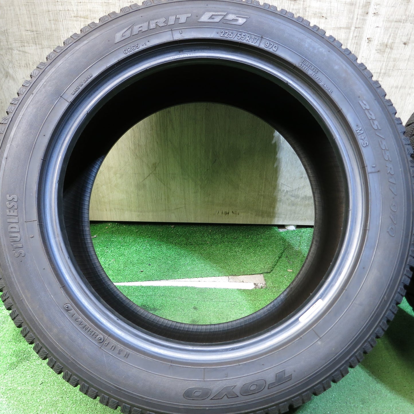 [送料無料]バリ溝！9.5分★スタッドレス 225/55R17 トーヨー ガリット G5 タイヤ 17インチ アルファード ヴェルファイア フーガ 等★3062115Hスタ