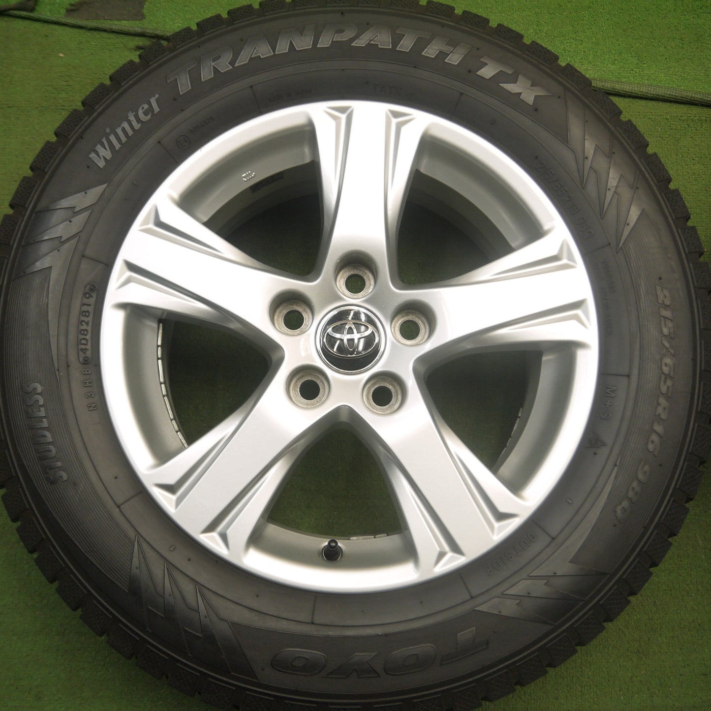 *送料無料* バリ溝！キレイ！9.5分★トヨタ 30系 アルファード 純正 215/65R16 スタッドレス トーヨー ウインター トランパス TX 16インチ PCD114.3/5H★4021906Hス