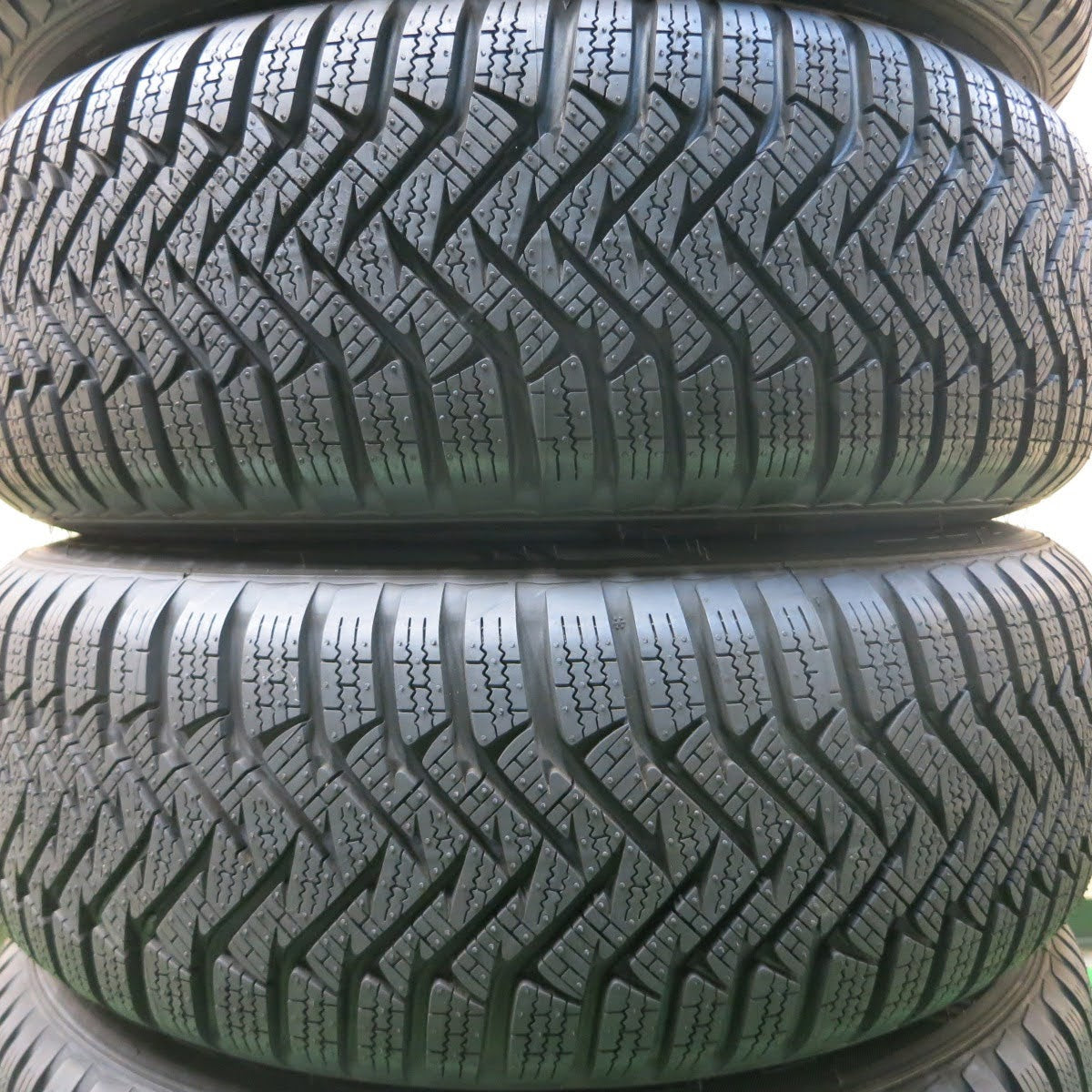 [送料無料]タイヤほぼ未使用！キレイ★プリウス 等 195/65R15 スタッドレス ラウフェン i FIT Marverick 15インチ PCD100/5H★3071510イス