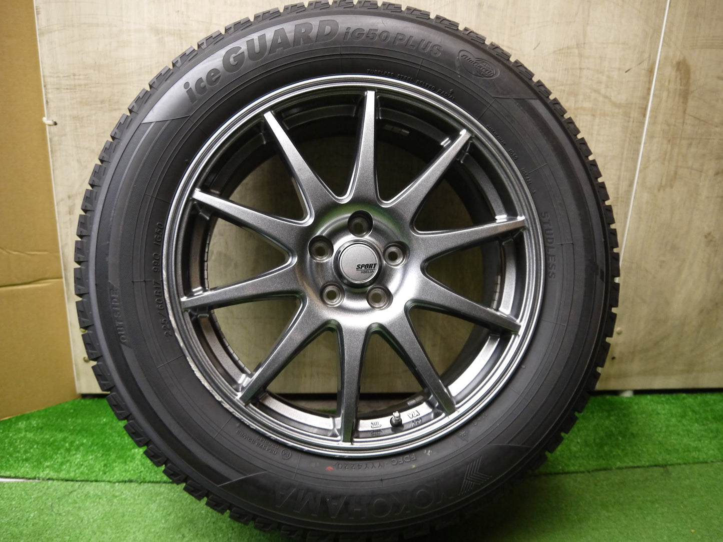 [送料無料]バリ溝！20年！キレイ！9.5分以上★スタッドレス 225/60R17 ヨコハマ アイスガード iG50 プラス SPORT AVELIA 17インチ PCD100/5H★2022602ヤス