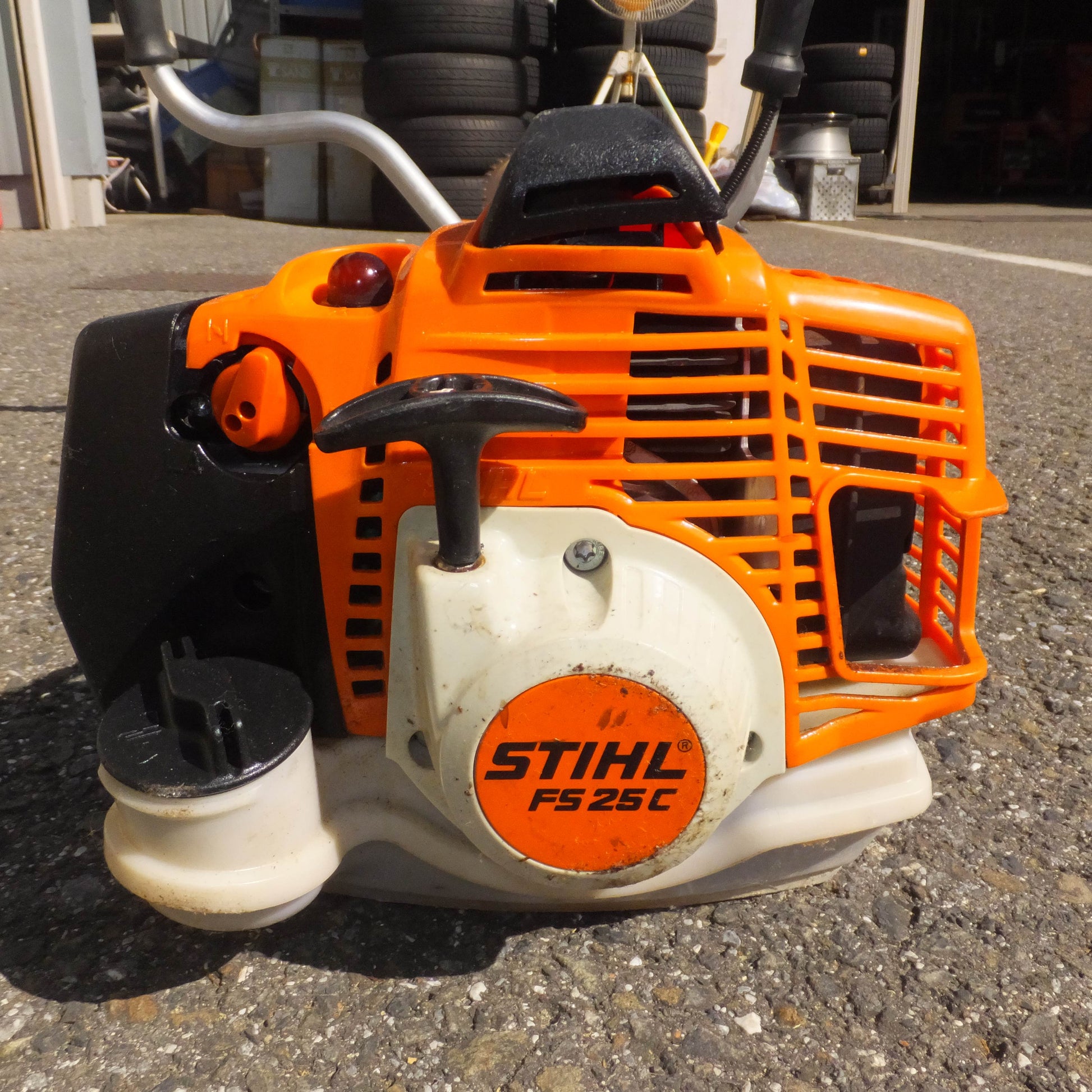 送料無料*岐阜発 ジャンク☆スチール STIHL 刈払機 両手ハンドル FS25C 