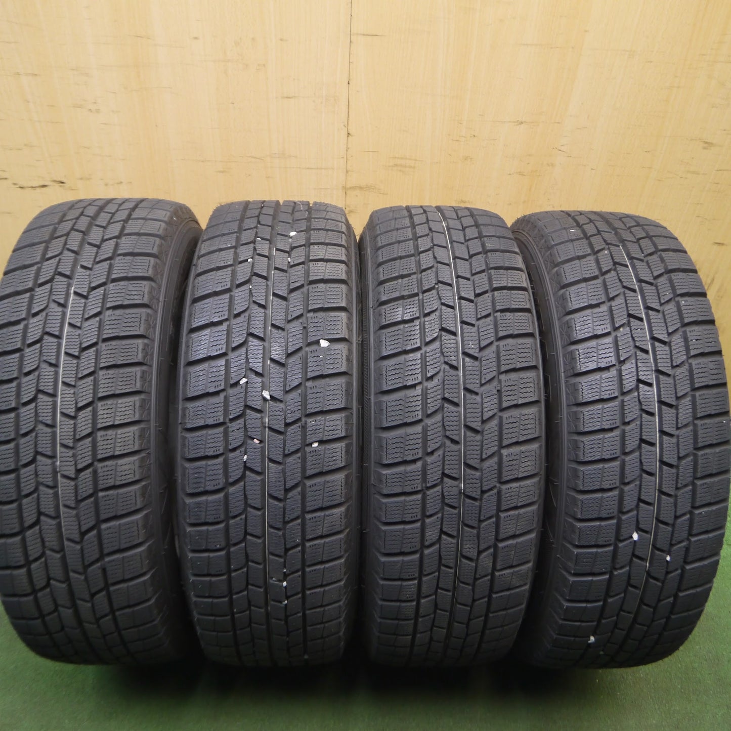[送料無料]超バリ溝！キレイ！ほぼ10分★スタッドレス 195/65R15 グッドイヤー アイスナビ6 FEID 15インチ PCD114.3/5H★3111305Hス