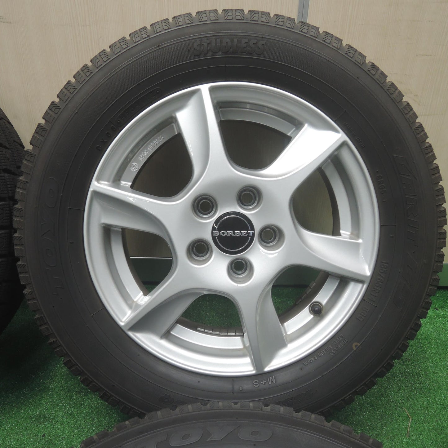 [送料無料]バリ溝！キレイ！8.5分★ワーゲン 等 185/65R14 スタッドレス トーヨー ガリット G5 BORBET ボルベット 14インチ PCD100/5H★3101709SYス