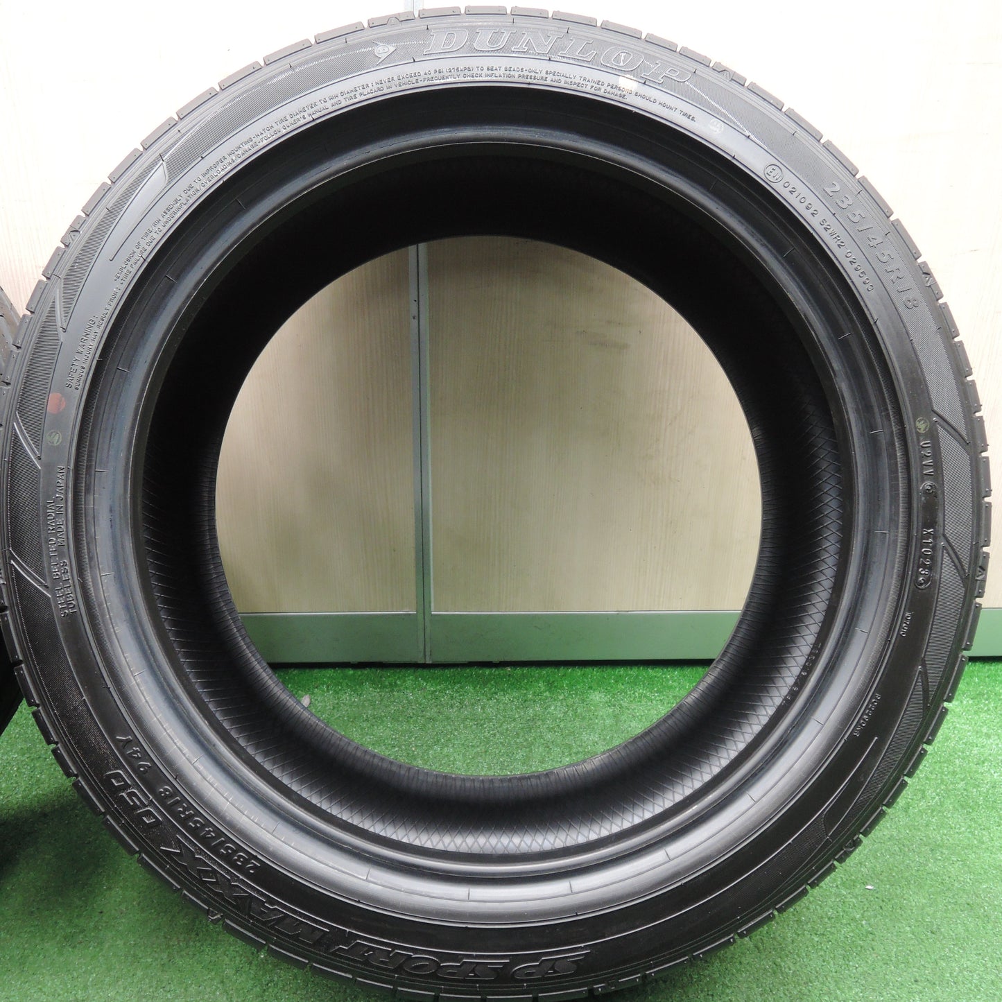 *送料無料*新車外し！23年★235/45R18 ダンロップ SPスポーツマックス 050 タイヤ 18インチ マークX カムリ レクサス 等★3120903HAノタ