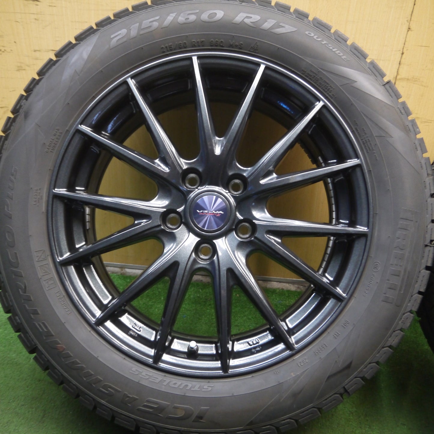 *送料無料* バリ溝！21年！キレイ！9.5分以上★スタッドレス 215/60R17 ピレリ アイスアシンメトリコ プラス VELVA SPORTZ 17インチ PCD114.3/5H★4022805Hス