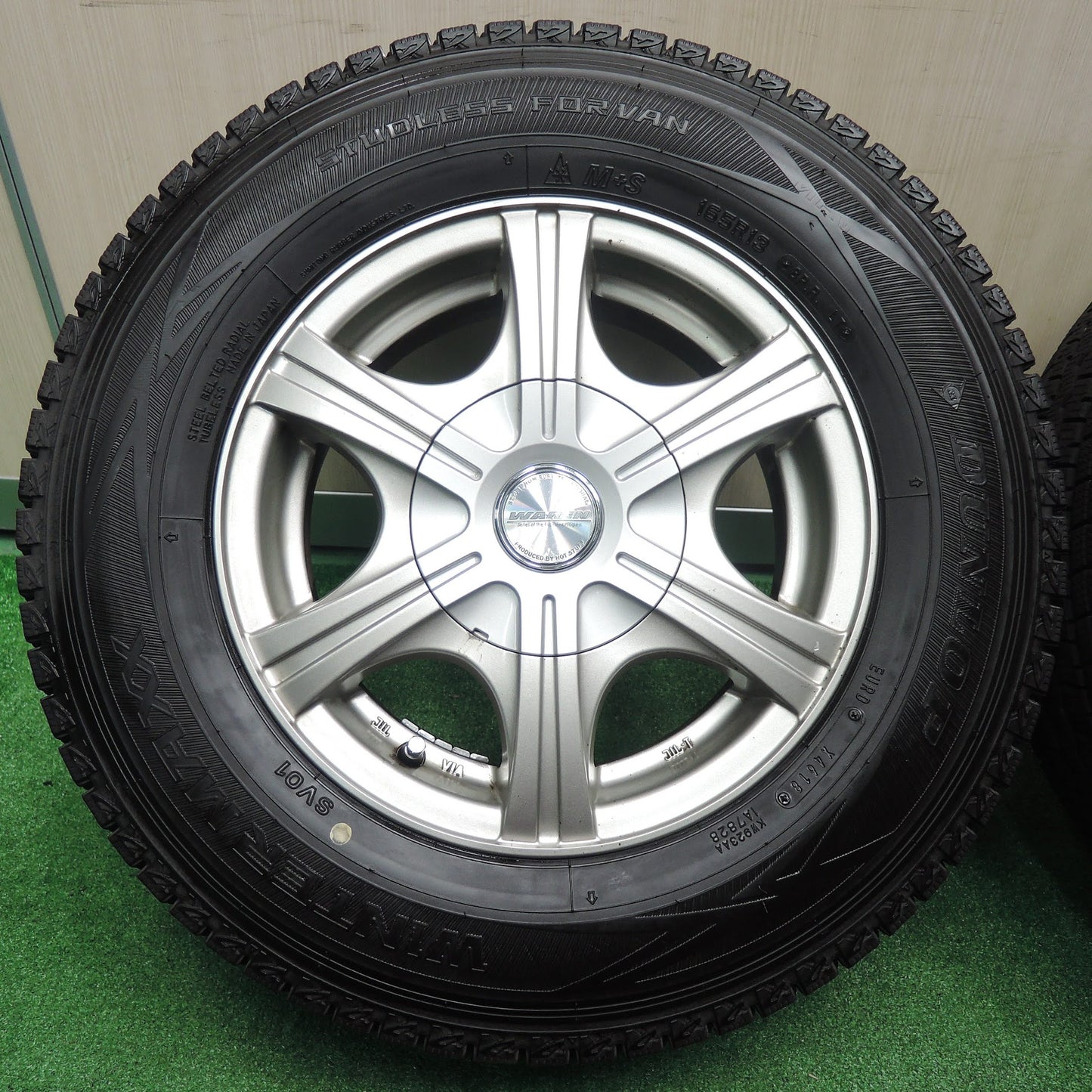 [送料無料]バリ溝！9.5分★スタッドレス 165R13 8PR ダンロップ ウインターマックス SV01 WAREN HOT STUFF ヴァーレン 13インチ PCD114.3/5H★3092402NJス