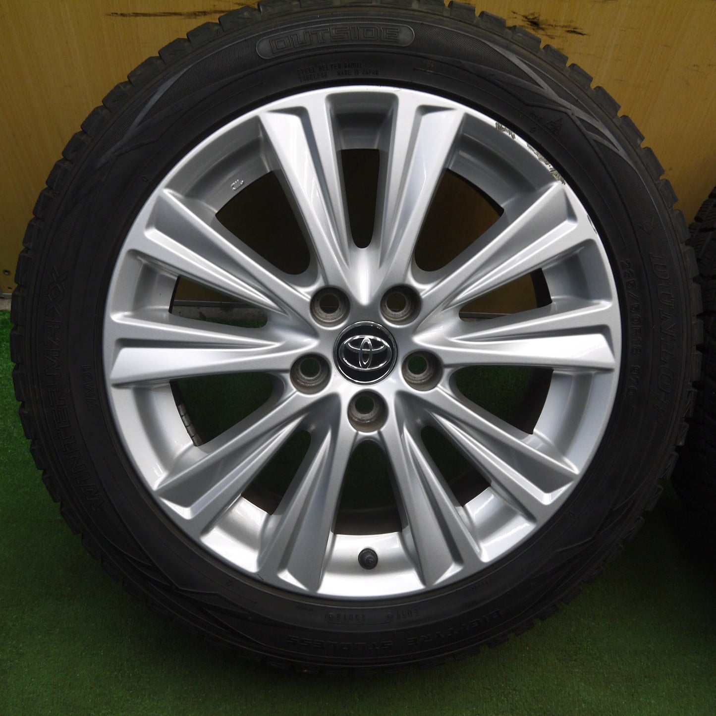 [送料無料]キレイ★トヨタ 30系 アルファード ヴェルファイア 純正 235/50R18 スタッドレス ダンロップ ウインターマックス WM01 PCD114.3/5H★3051205アス