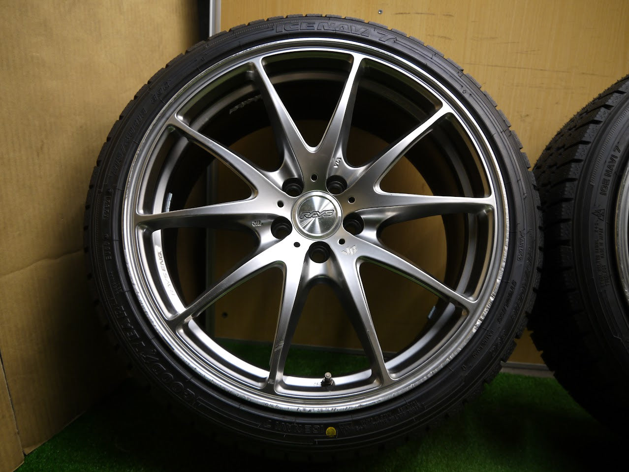 [送料無料]タイヤ未使用！21年★スタッドレス 215/40R18 RAYS VR G25 鍛造 グッドイヤー アイスナビ7 レイズ 18インチ PCD100/5H★