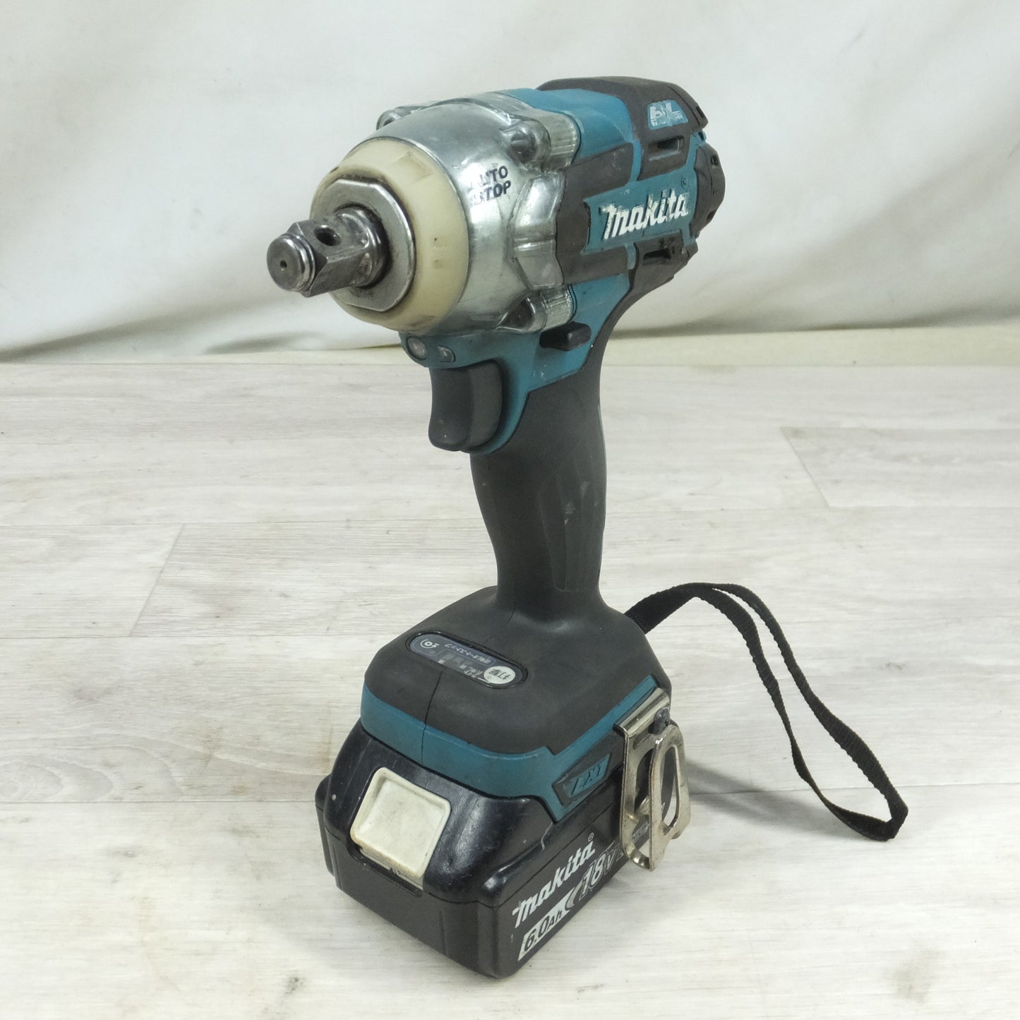 [送料無料] ◆makita マキタ 充電式インパクトレンチ TW285DRGX 18V バッテリー2個 充電器付き 電動工具◆