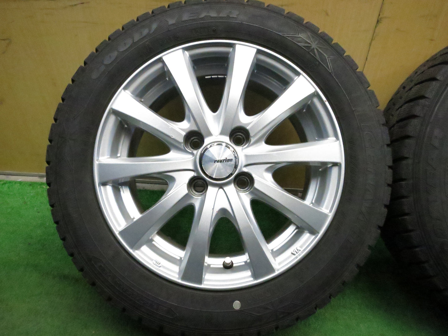 [送料無料]バリ溝！19年！9.5分以上★スタッドレス 165/65R14 グッドイヤー アイスナビ6 ravrion RS01 ラブリオン 14インチ PCD100/4H★3020112Hス