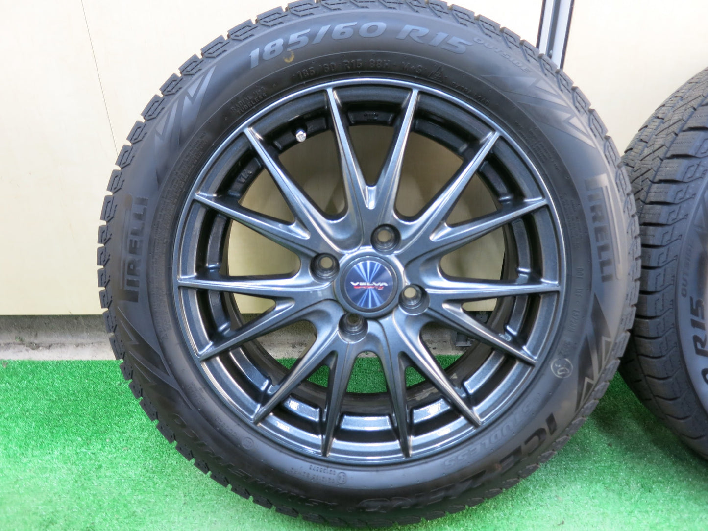 [送料無料]バリ溝！22年！綺麗！ほぼ10分★スタッドレス 185/60R15 ピレリ アイスゼロ アシンメトリコ VELVA SPORTZ ヴェルヴァ 15インチ PCD100/4H★3022803ヒス