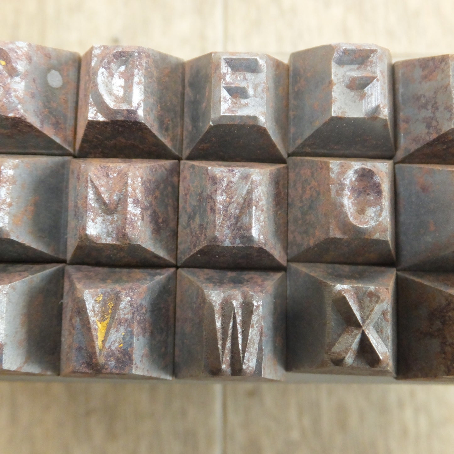 [送料無料]★尼崎彫刻工業 Sharp スチールスタンプ STEEL STAMP　A～Z 26文字　1～0 10文字　セット★