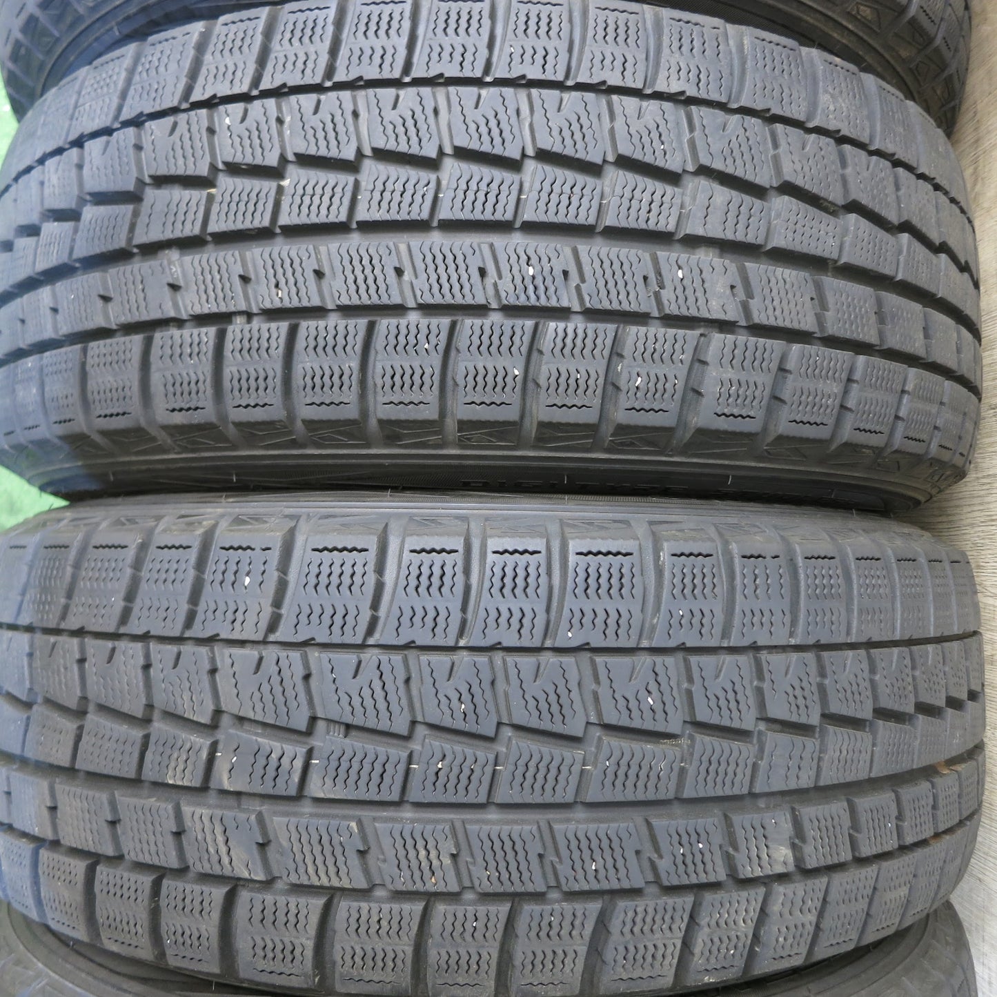 [送料無料]バリ溝！綺麗！9.5分★トヨタ カローラ スポーツ 純正 205/55R16 スタッドレス ダンロップ ウインターマックス WM01 16インチ PCD100/5H★3061305Hス
