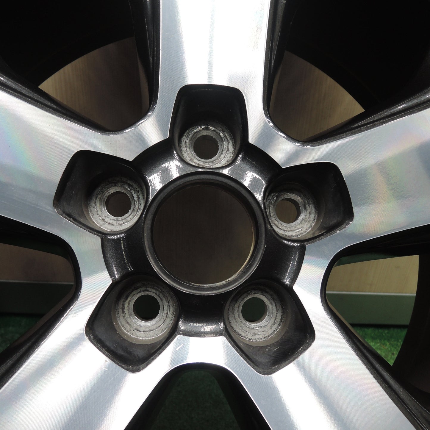 *送料無料* バリ溝！8.5分★スバル フォレスター XV 純正 225/55R17 スタッドレス ブリヂストン ブリザック VRX 17インチ PCD100/5H★4030209HAス
