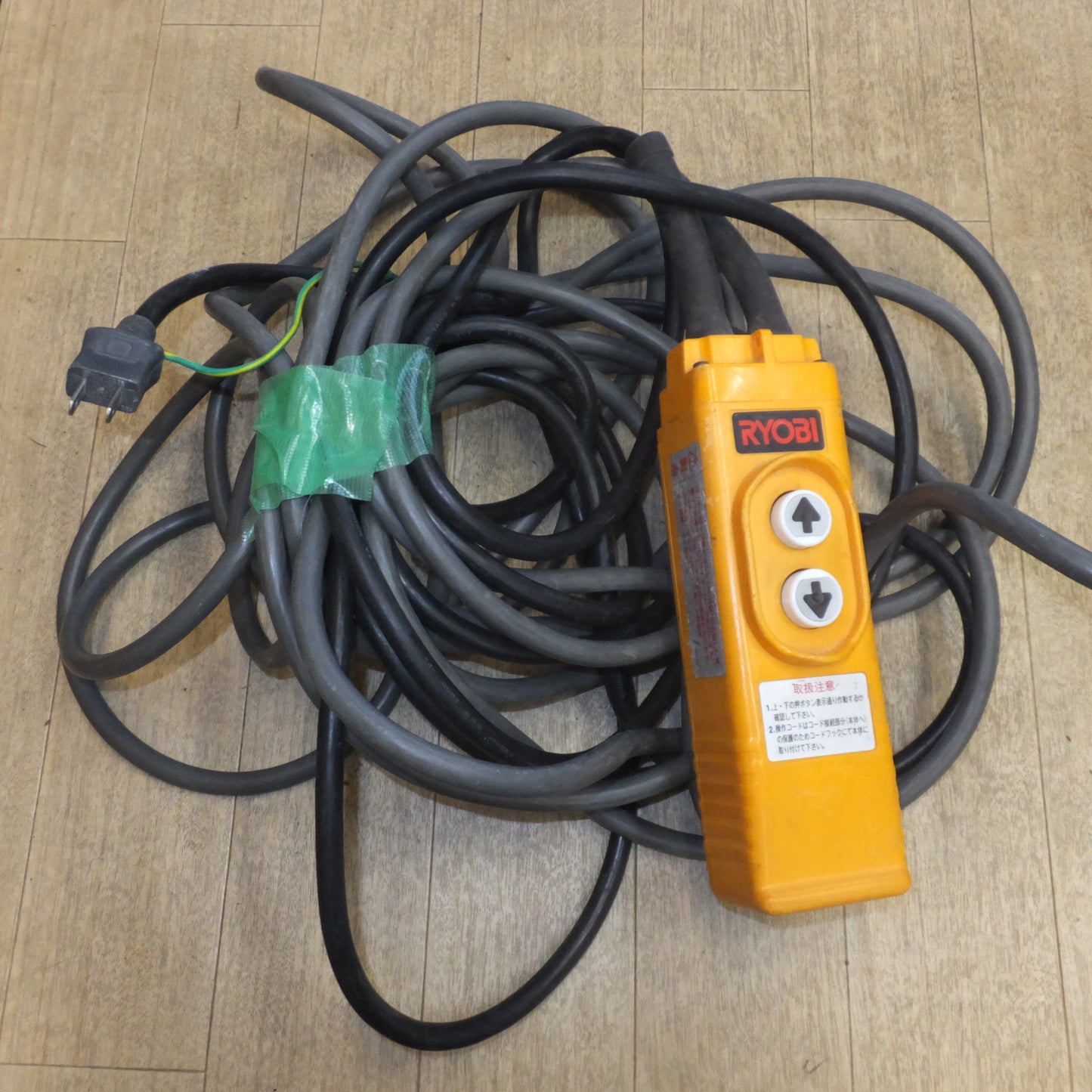 [送料無料]★リョービ RYOBI ウインチ WI-61C　100V 50/60Hz　アイリスオーヤマ バックルコンテナ BL-45　セット★