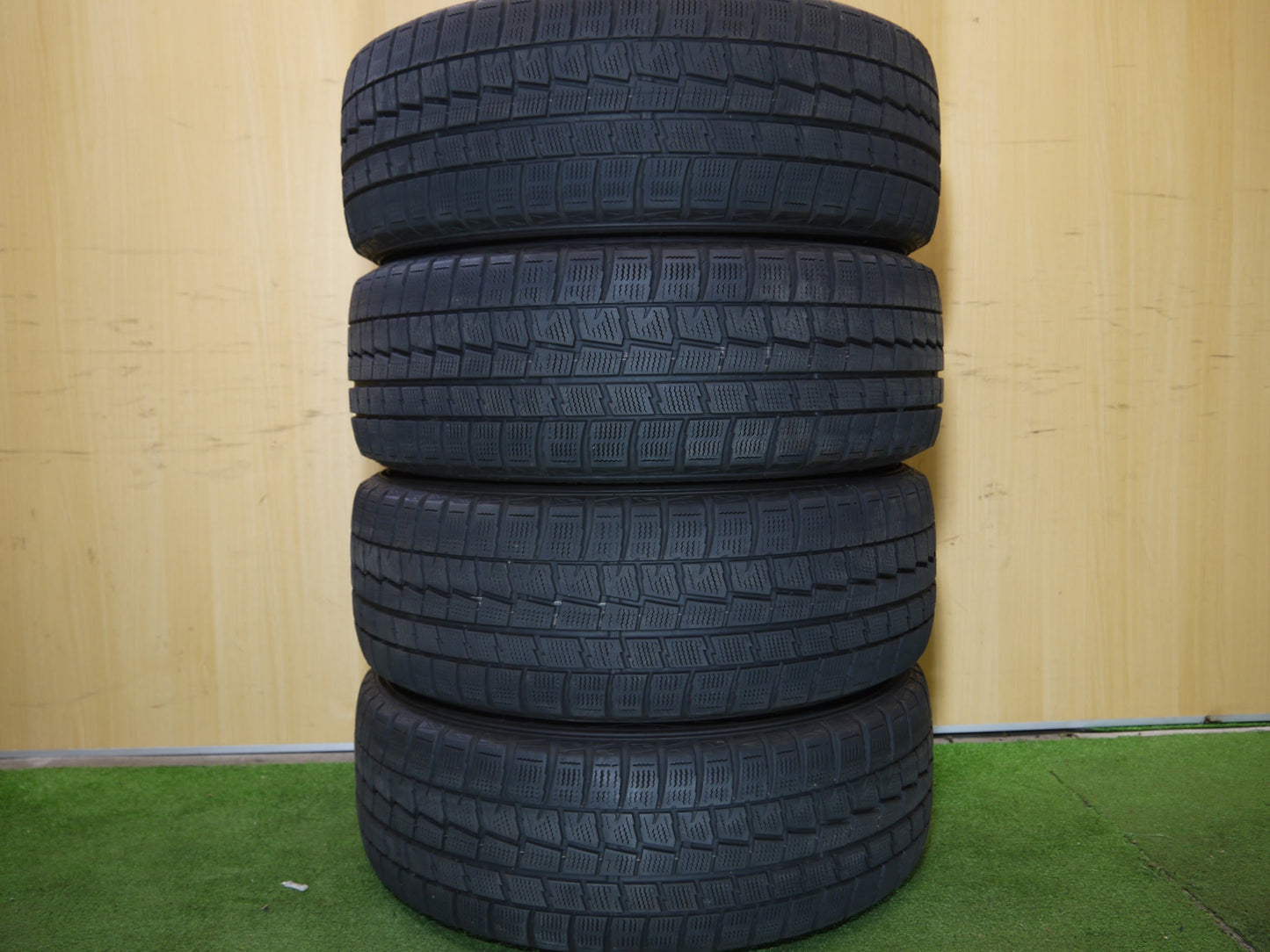 [送料無料]キレイ★ボルボ 等 215/55R16 スタッドレス SPORTECHNIC ダンロップ ウインターマックス WM01 スポーツテクニック 16インチ PCD108/5H★2041206クス